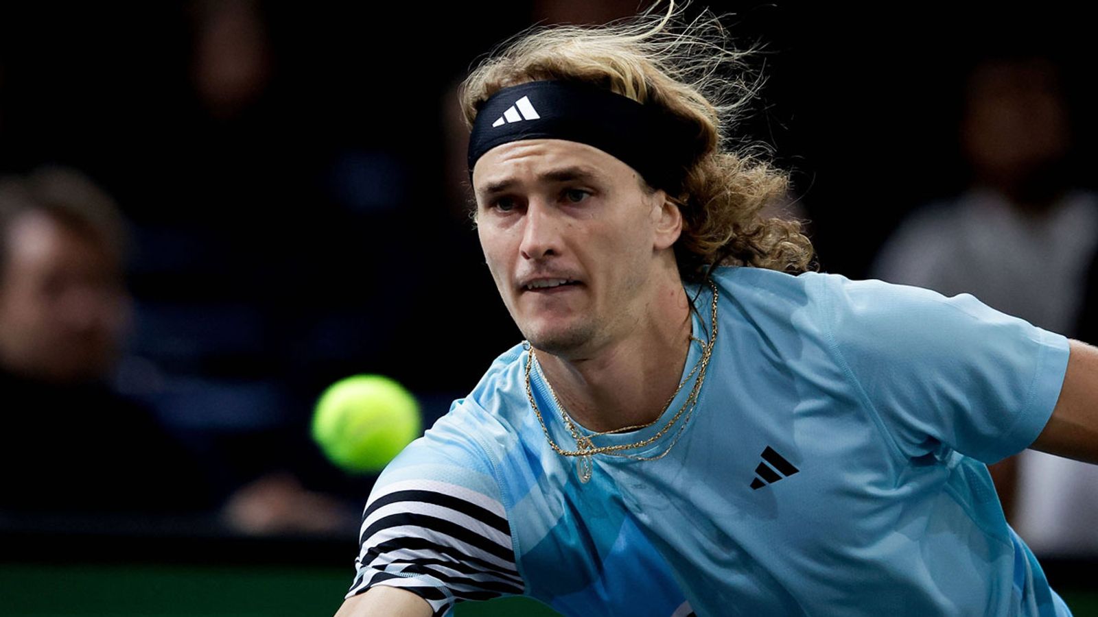 Alexander Zverev Ringt Ugo Humbert Nieder Und Steht In Paris Im ...