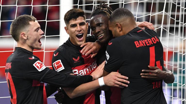 Bayer Leverkusen feiert einen deutlichen Sieg gegen Union Berlin und bleibt weiterhin an der Tabellenspitze.