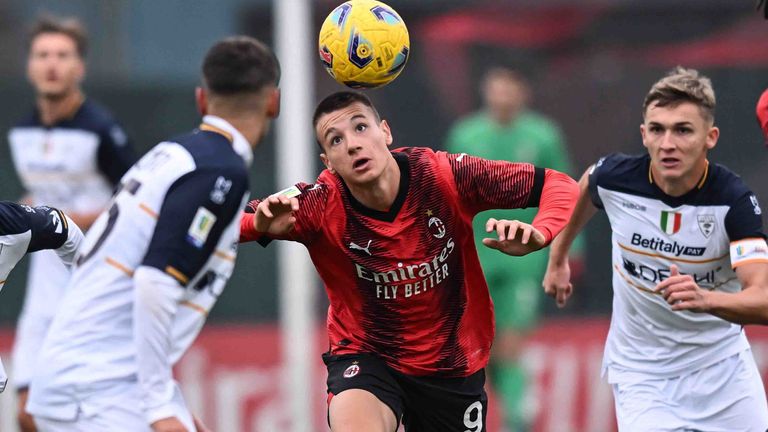 Der erst 15-jährige Francesco Camarda steht im Profikader des AC Mailand.