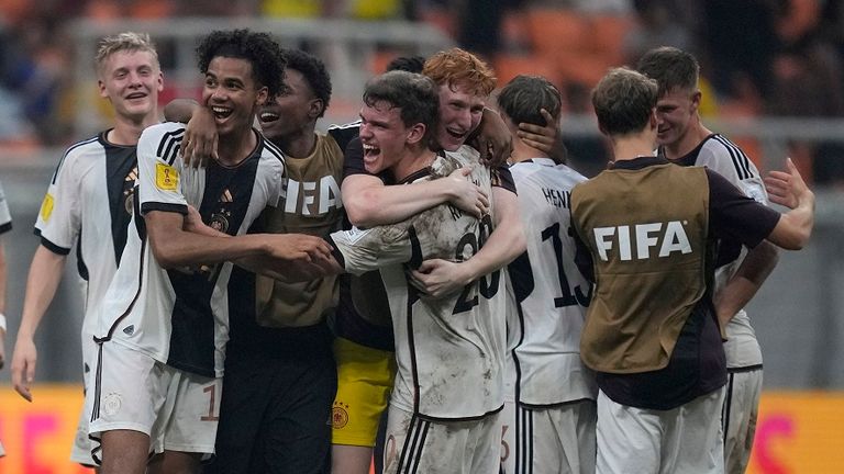 Die deutsche U17-Nationalmannschaft will in Indonesien ins WM-Finale einziehen.