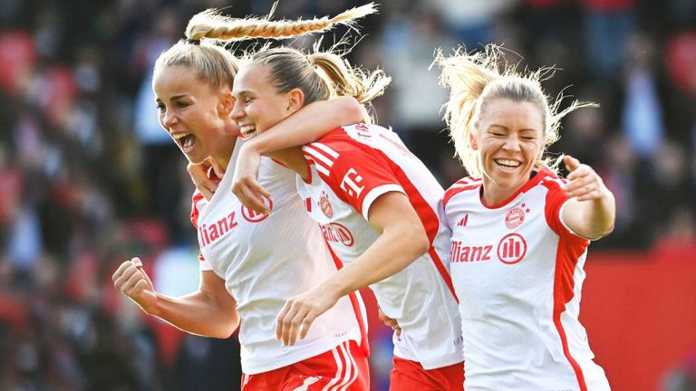 Die Bayern-Frauen siegen im Topspiel gegen Wolfsburg und sind neuer Tabellenführer der Bundesliga.