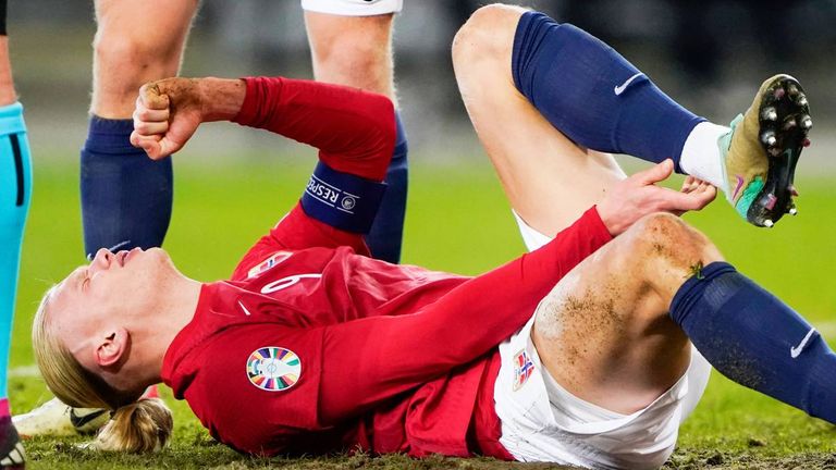 Erling Haaland hat sich bei der Nationalmannschaft an seinem linken Knöchel verletzt.