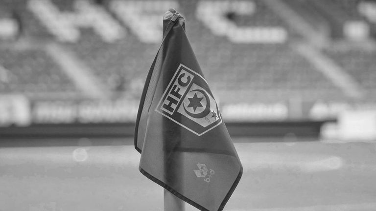 Ein Fan des Halleschen FC ist nach seinem Zusammenbruch während der Partie gegen Saarbrücken verstorben.