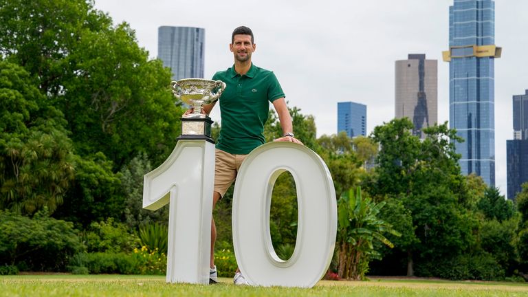 Novak Djokovic hat die Australian Open bereits zehn Mal gewonnen. Damit ist der Serbe der erfolgreichste Tennispieler des Grand-Slam-Turniers in Melbourne.