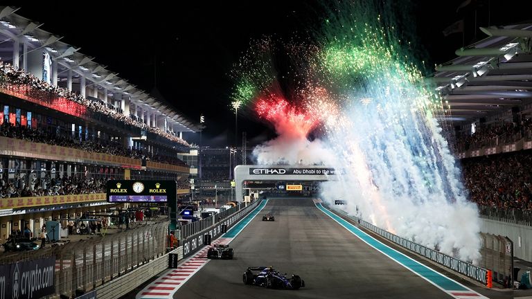 Yas Marina Circuit, Abu Dhabi - 8. Dezember 2024 - Letztes Rennen der Formel-1-Saison 2024.