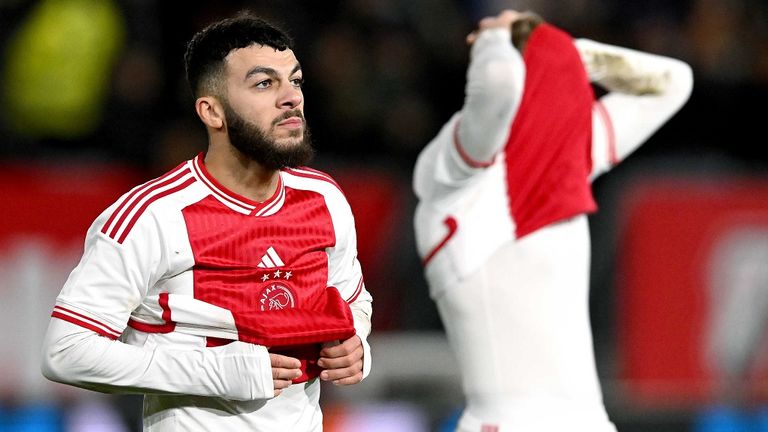 Die Verzweiflung stand Georges Mikautadze und seinen Mitspielern ins Gesicht geschrieben: Ajax hat einen neuen Tiefpunkt erreicht.