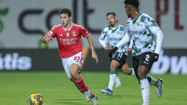 Joao Neves (Benfica) – Der 19-jährige zentrale Mittelfeldspieler gilt als großes Talent und ähnelt von der Spielweise Joshua Kimmich.