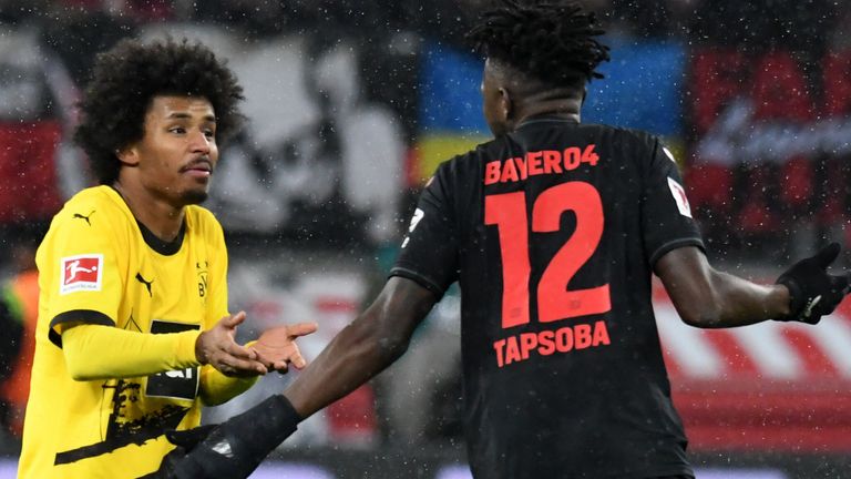 Nach dem Remis im Spitzenspiel zwischen Bayer Leverkusen und Borussia Dortmund sind beide Mannschaften unzufrieden,
