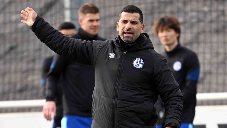 Schalkes Ex-Trainer Dimitrios Grammozis ist Top-Kandidat beim 1. FC Kaiserslautern.