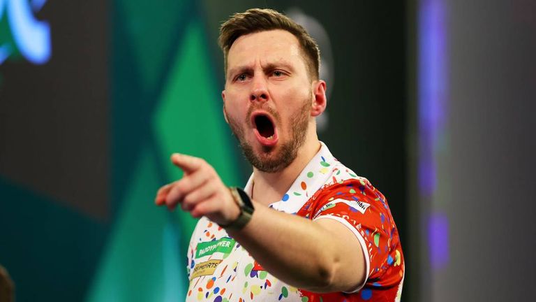 Florian Hempel gewinnt bei der Darts-WM sein Zweitrundenspiel gegen Dimitri van den Bergh.