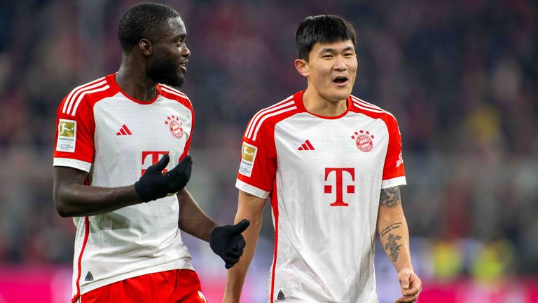 Dayot Upamecano (l.) und Min-Jae Kim kämpfen um einen Stammplatz in der Innenverteidigung des FC Bayern.