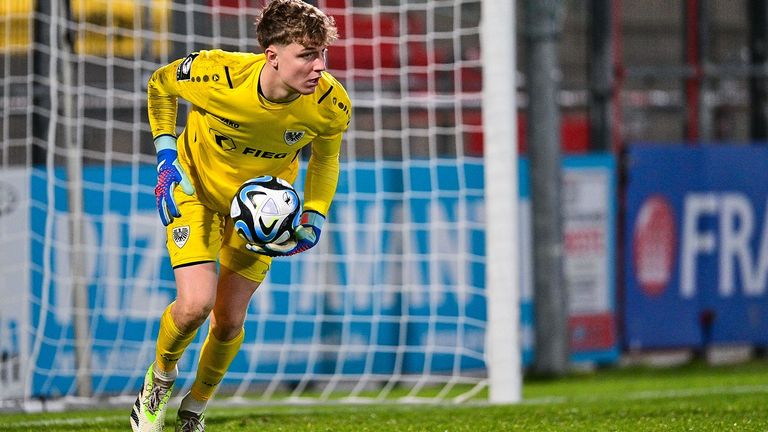 Johannes Schenk durfte in dieser Saison bereits gegen den FC Bayern München spielen.