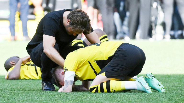 Steckt mit dem BVB in der Krise: Cheftrainer Edin Terzic.