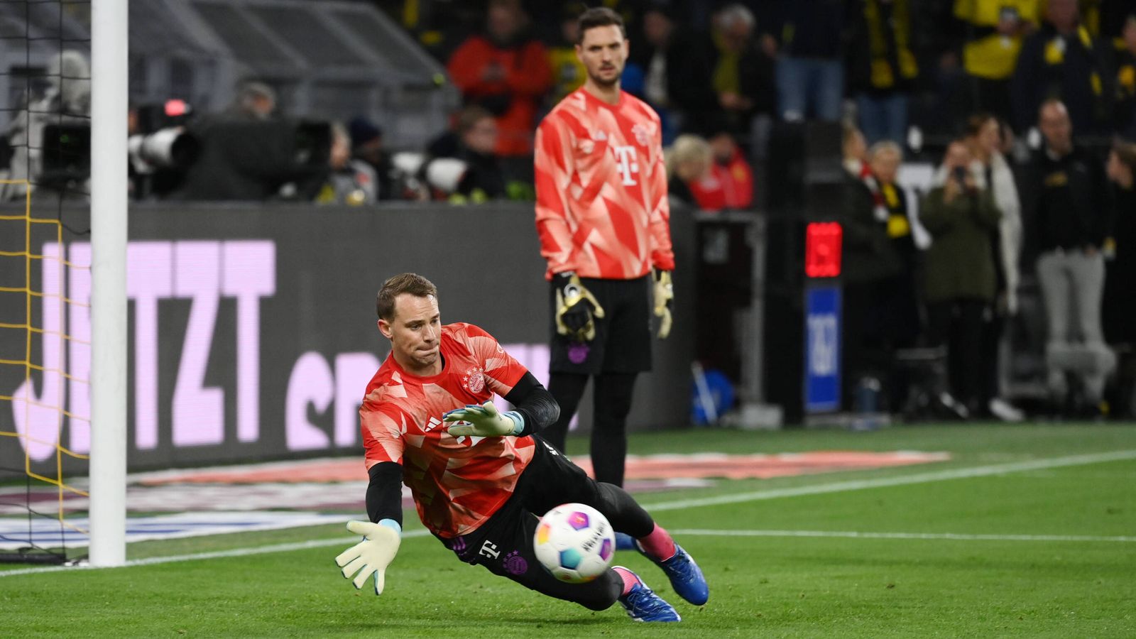 Die Rollen Von Sven Ulreich Und Manuel Neuer Beim FC Bayern Sind Klar ...