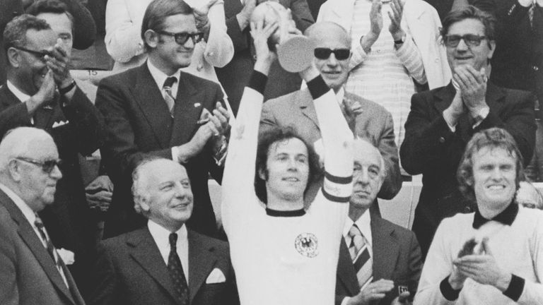 Mit ihm als Kapitän gewinnt Deutschland zwei Jahre nach dem Europameistertitel auch die Weltmeisterschaft 1974.