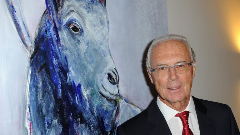  Beckenbauer hat während seiner Zeit als Spieler ein kaum bekanntes Hobby. "Anfang der 70er Jahre hatte ich schon zwei Pferde. Ich war ein begnadeter Reiter und bin sogar Military mitgeritten."