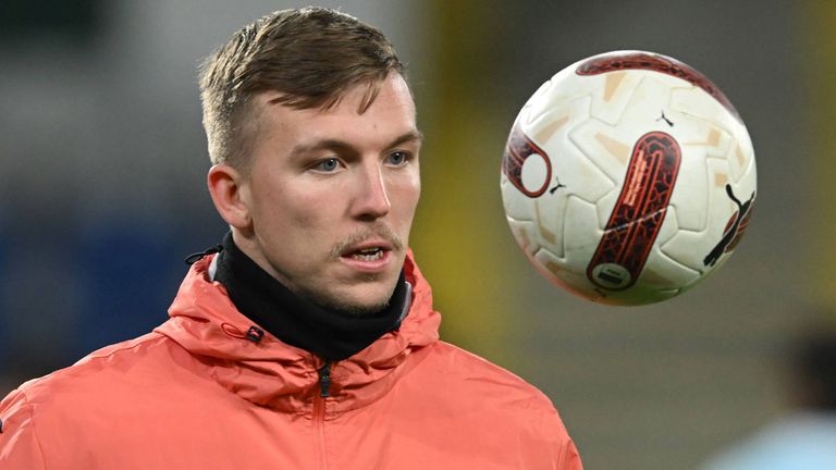 Der türkische Klub Basaksehir trennt sich vom israelischen Profi Eden Karzev.