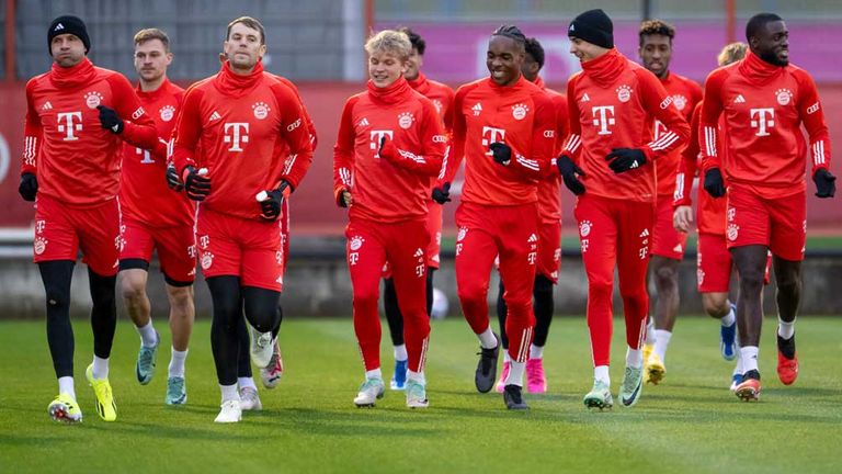 Die Mannschaft des FC Bayern nahm am 2. Januar das Training für die Rückrunde der Saison 2023/24 auf.