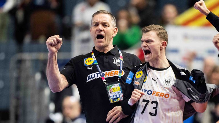Alfred Gislason (l.) beendet mit der Handball-Nationalmannschaft die Heim-EM auf dem 4. Platz.