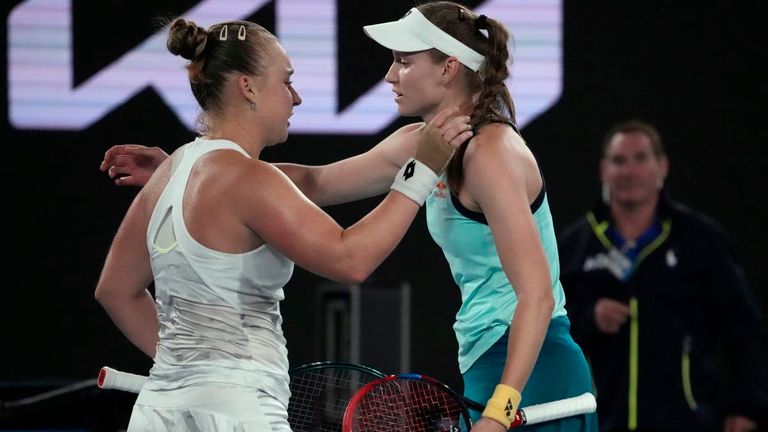 Jelena Rybakina (r.) und Anna Blinkova haben bei den Australian Open Geschichte geschrieben.