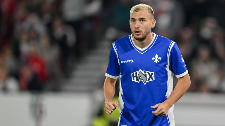 SV DARMSTADT 98: Filip Stojilkovic, leihweise zum 1. FC Kaiserslautern gewechselt. 21.12.2023.