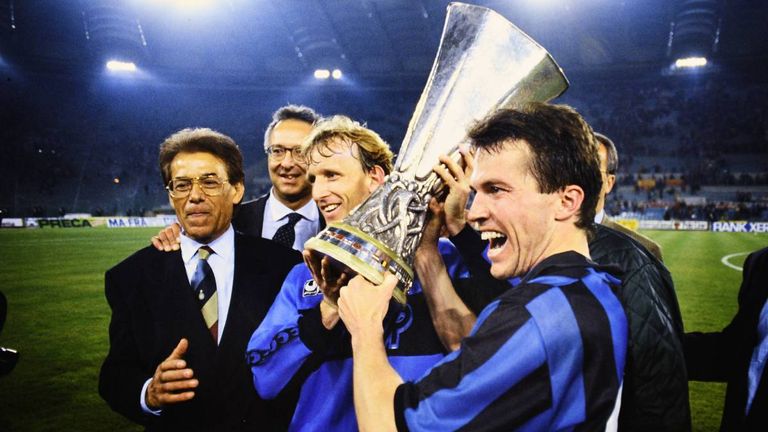 Nach zwei Jahren beim FC Bayern wechselte Brehme nach Italien zu Inter Mailand, wo er unter anderem mit seinen Landsleuten Jürgen Klinsmann und Lothar Matthäus zusammenspielte. 1991 bejubelte er den Gewinn des UEFA-Pokals.