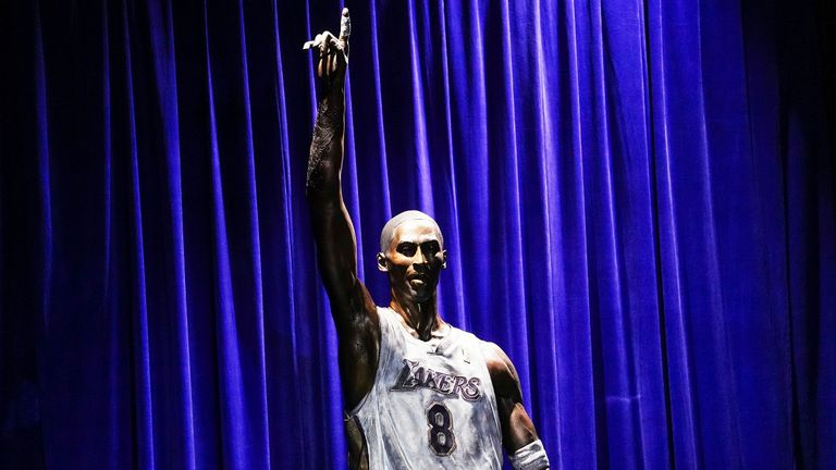 Die erste Statue zu Ehren von Lakers-Legende Kobe Bryant.