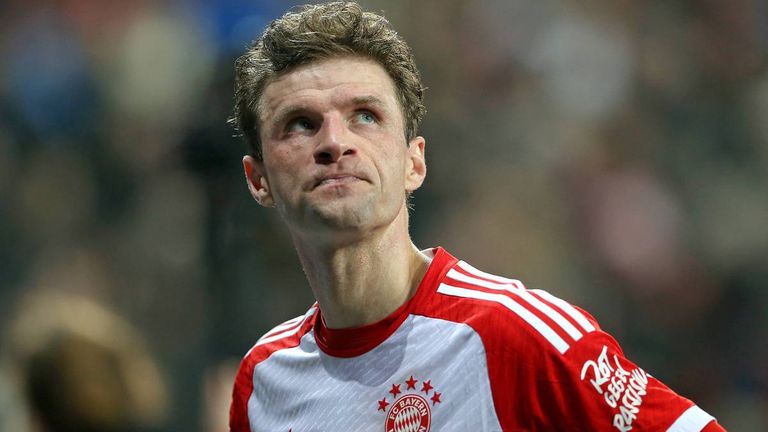 Die Bayern-Niederlage in Leverkusen hat Thomas Müller tief erschüttert.