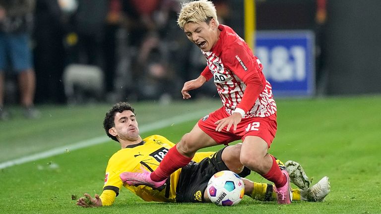 In Dortmund war für Ritsu Doan (r.) und den SC Freiburg nichts zu holen. Nun geht es am Donnerstag gegen den RC Lens.