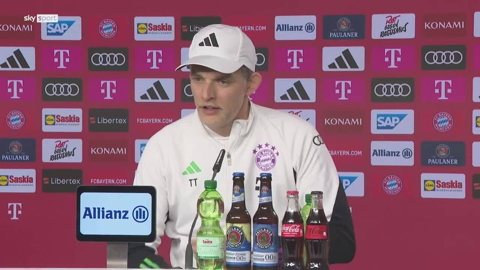 Coaching mit stabilem Schuh? Tuchel über seine ZehVerletzung Fußball