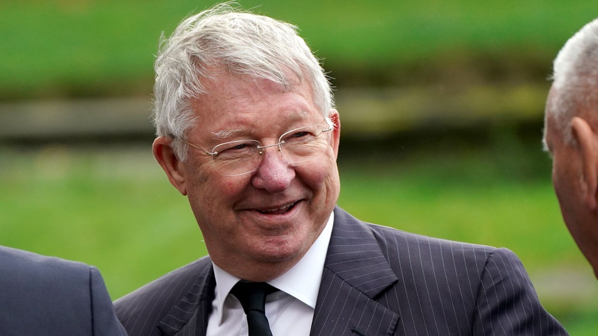 Eintracht Frankfurt schenkt Sir Alex Ferguson lebenslange