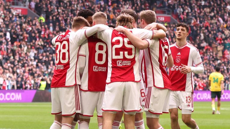 AFC steht für Amsterdamsche Football Club. Der Klub mit dieser Abkürzung ist der AFC Ajax, besser bekannt als Ajax Amsterdam.