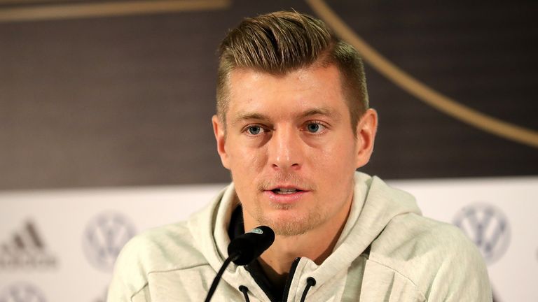 Sky zeigt ausgewählte Pressekonferenzen des DFB-Teams - heute u.a. mit Toni Kroos.