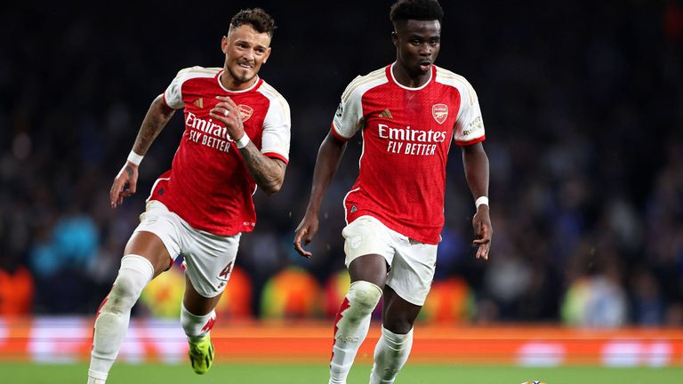 Arsenal-Star Ben White (l.) will derzeit nicht für die Three Lions auflaufen.