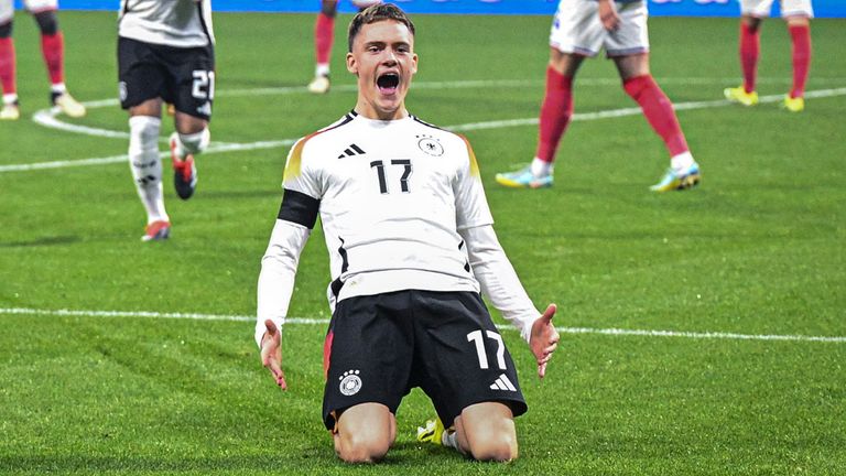 Florian Wirtz bejubelt sein Tor gegen Frankreich nach nur acht Sekunden.
