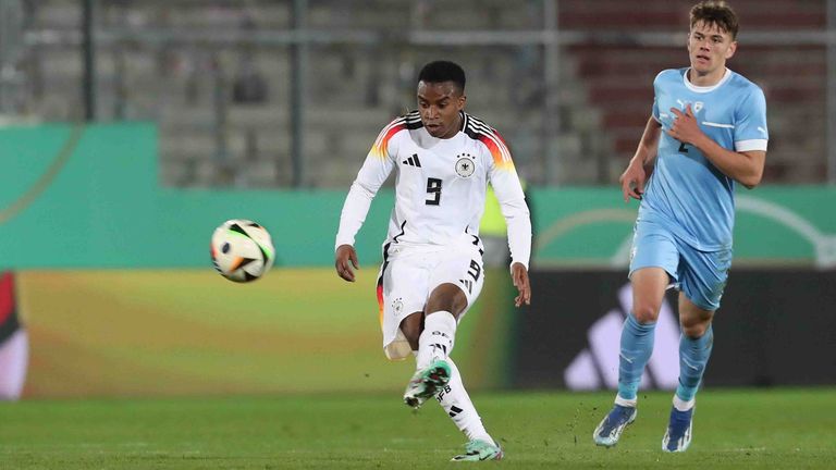 Youssoufa Moukoko und die U21 besiegt Israel mit 2:0.