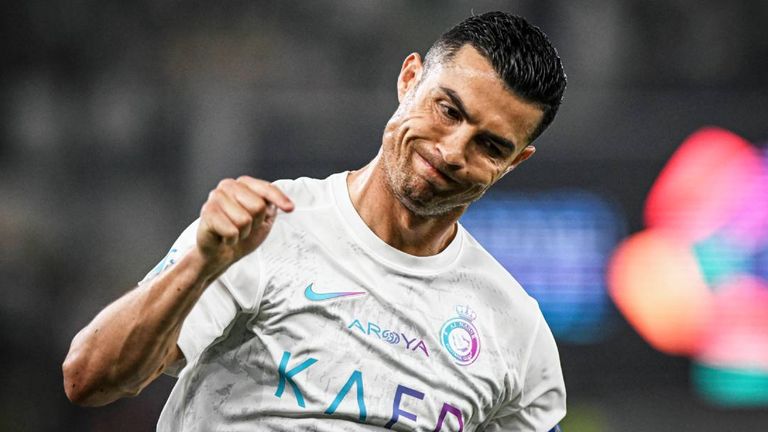 Cristiano Ronaldo hat sich für seine obszöne Geste entschuldigt.