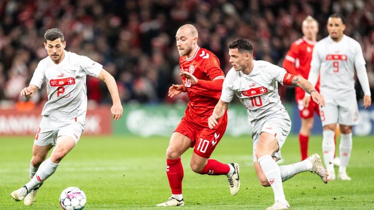 Der deutsche EM-Gegner Schweiz kommt gegen Dänemark nicht über ein 0:0 hinaus.