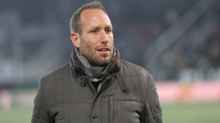 Geschäftsführer Michael Ströll hat langfristig beim FC Augsburg verlängert.