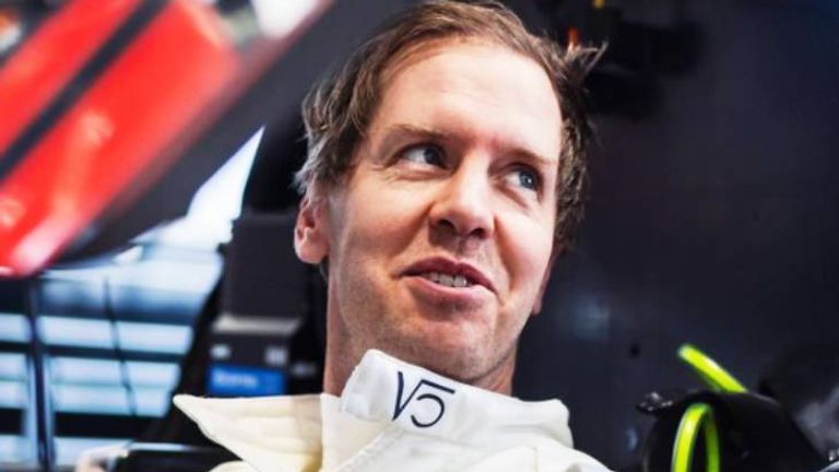 Sebastian Vettel feiert im Porsche-Cockpit die Rückkehr in den Motorsport. (Quelle: Instagram/Sebastian Vettel)