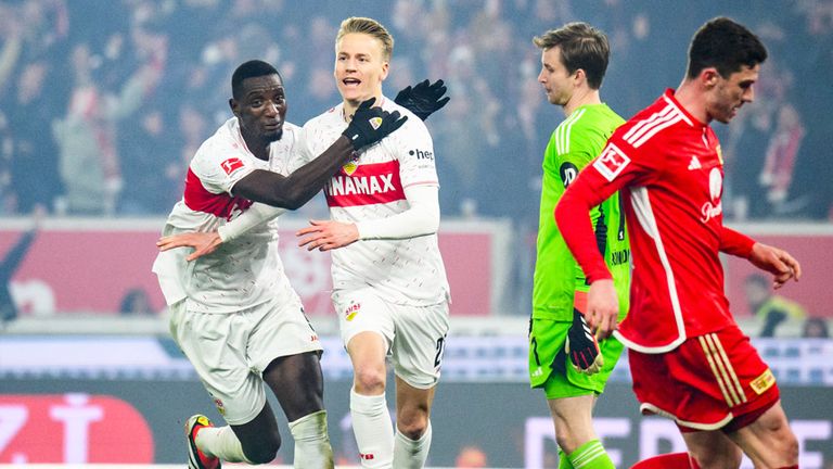 Der VfB Stuttgart feiert seinen Heimsieg gegen Union Berlin.