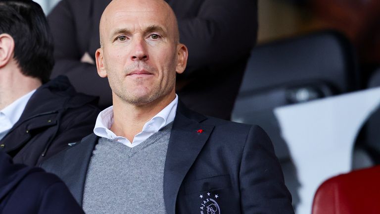 Ajax-Klubboss Alex Kroes ist suspendiert worden.