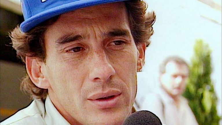 Ayrton Senna war einer der legendärsten Fahrer der Formel 1. Der Brasilianer holte drei WM-Titel und gilt auch Jahre nach seinem tragischen Unfalltod als Ikone des Sports. Das Porträt einer F1-Legende.