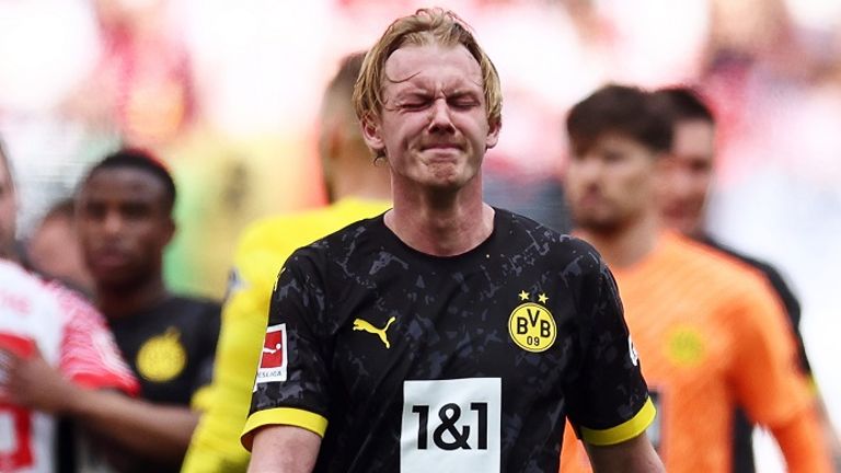 Dortmunds Julian Brandt ist enttäuscht.