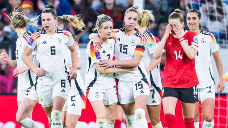 Die DFB-Frauen feiern ein furioses Comeback in Österreich.