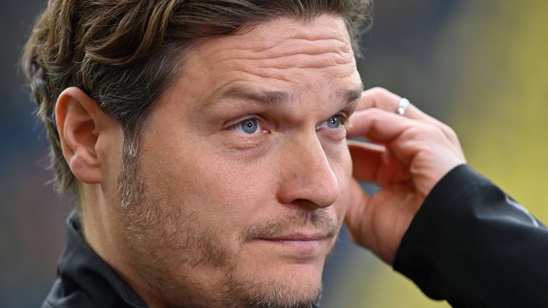BVB-Coach Edin Terzic ist nach dem Remis gegen Meister Bayer Leverkusen nicht zufrieden. 