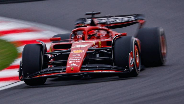 So kennt man den Ferrari-Rennwagen - im typischen Rot. 