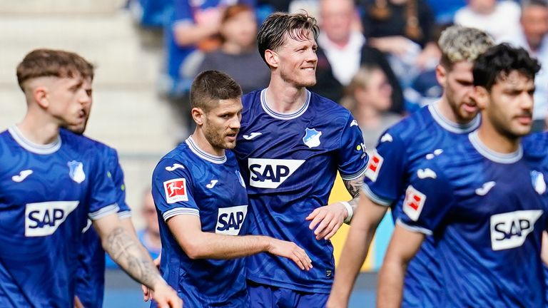 Die TSG-Stürmer Andrej Kramaric und Wout Weghorst erzielten gegen Augsburg jeweils ein Tor.