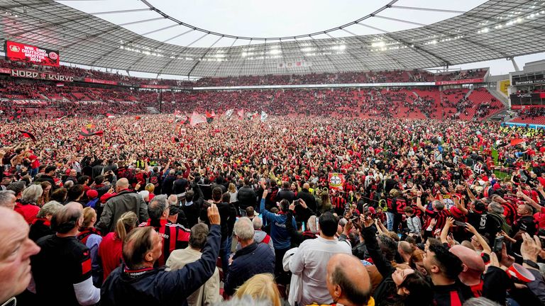 Bayer Leverkusen ist erstmals Deutscher Meister.