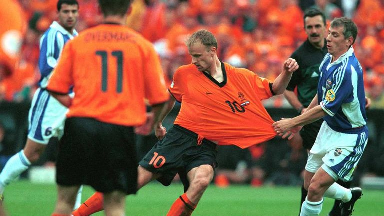 HÖCHSTER SIEG: Die Niederlande fertigte Jugoslawien im Viertefinale der EM 2000 mit 6:1 ab.